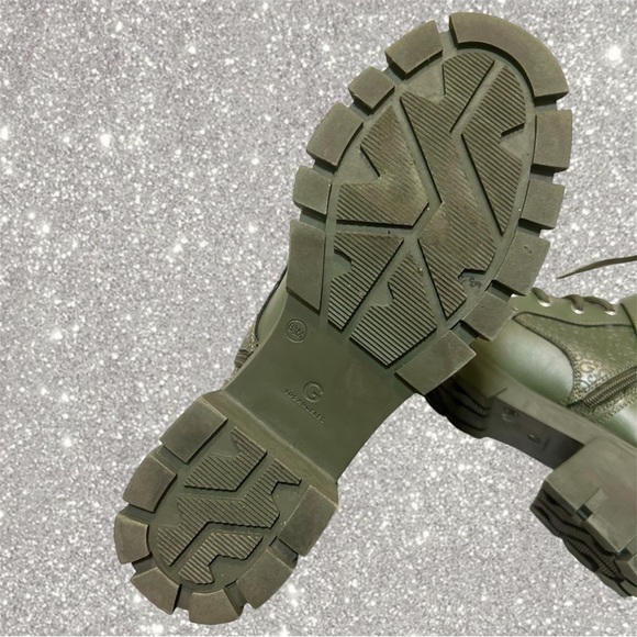 Guess Olive Green Combat Boots w/ Silver Buckle size 8.5 - Picture 6 of 10